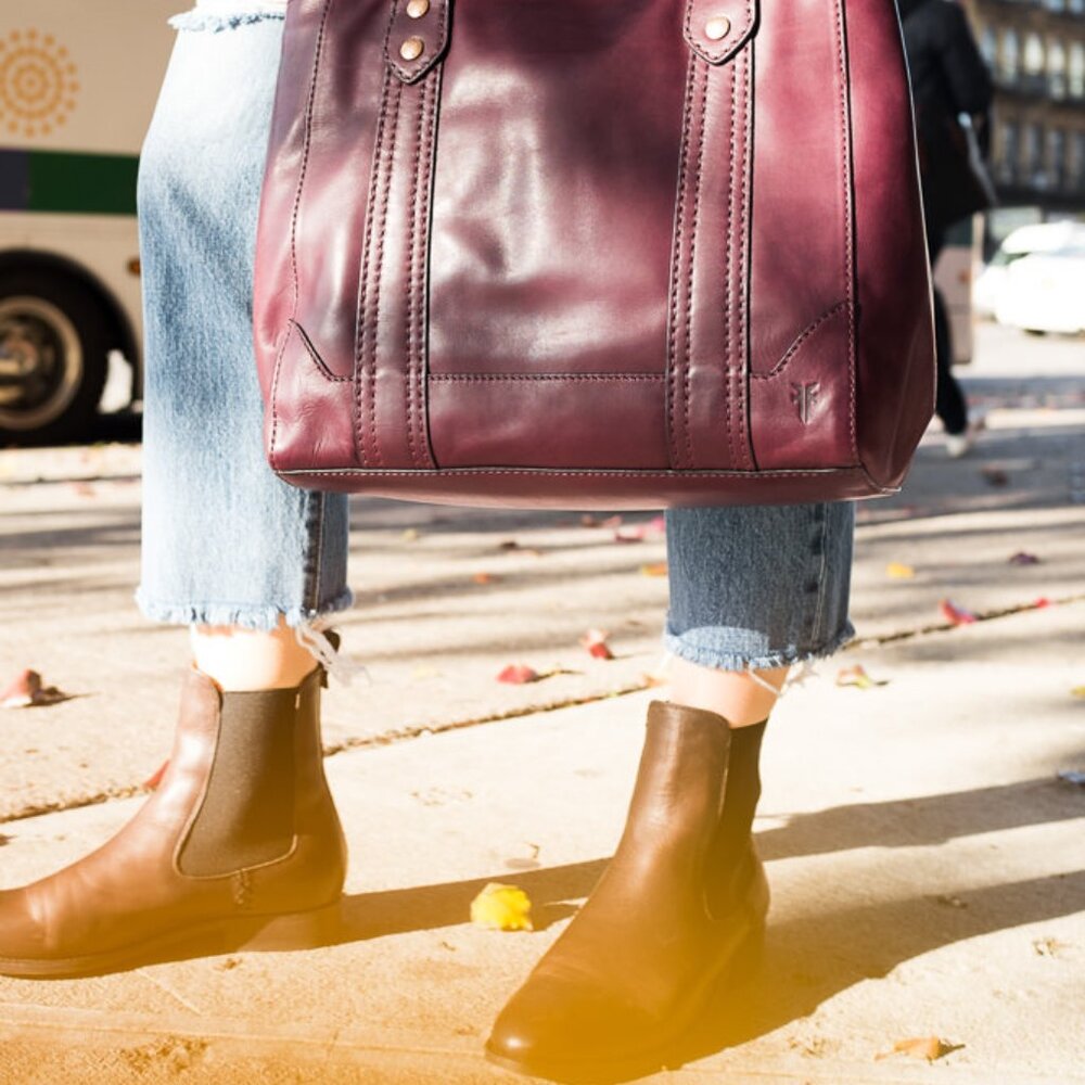 Frye Melissa Chelsea Cognac Brown Leather Comfy Low Heel Casual Short Ankle Boot - Picture 5 of 16